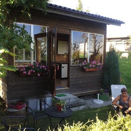 Bed and Breakfast S'Husli Embrach Exterior foto